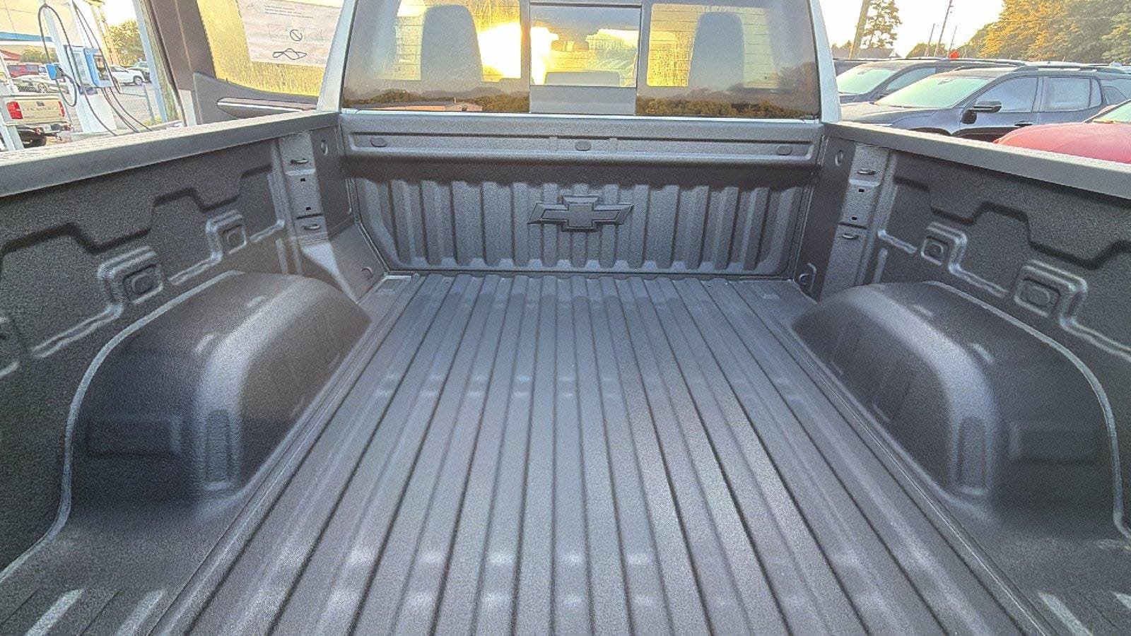 New 2026 Chevrolet Silverado 1500 High Country w/ Z71 Off-Road Package AWD/4WD image 14