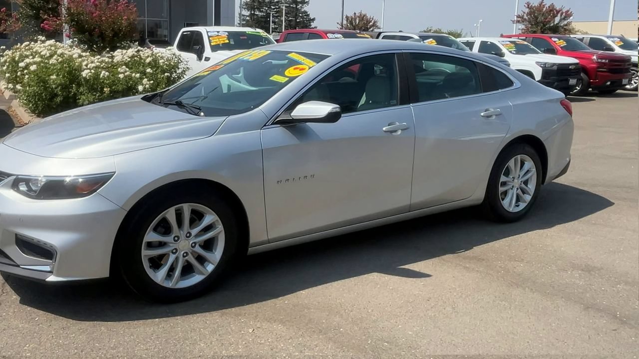 Used 2018 Chevrolet Malibu Hybrid w/ Driver Confidence Package FWD image 3