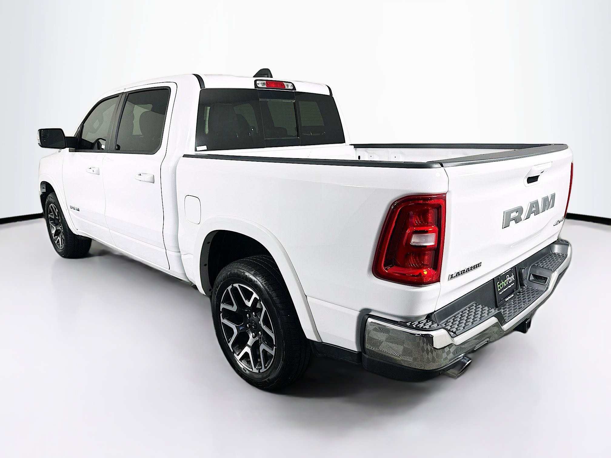 Used 2025 RAM 1500 Laramie AWD/4WD image 5