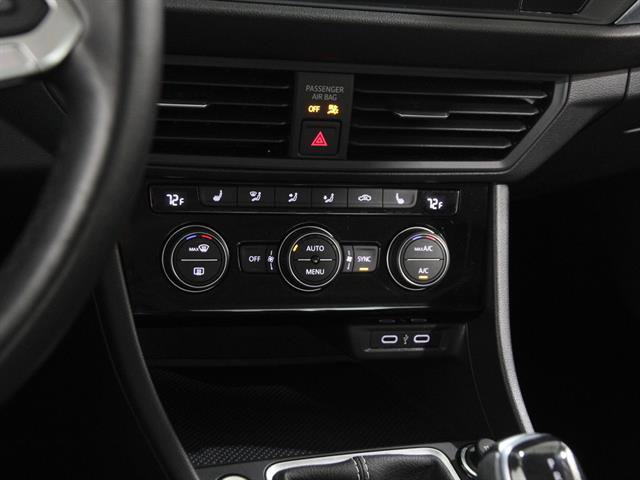 Used 2023 Volkswagen Jetta SE image 13