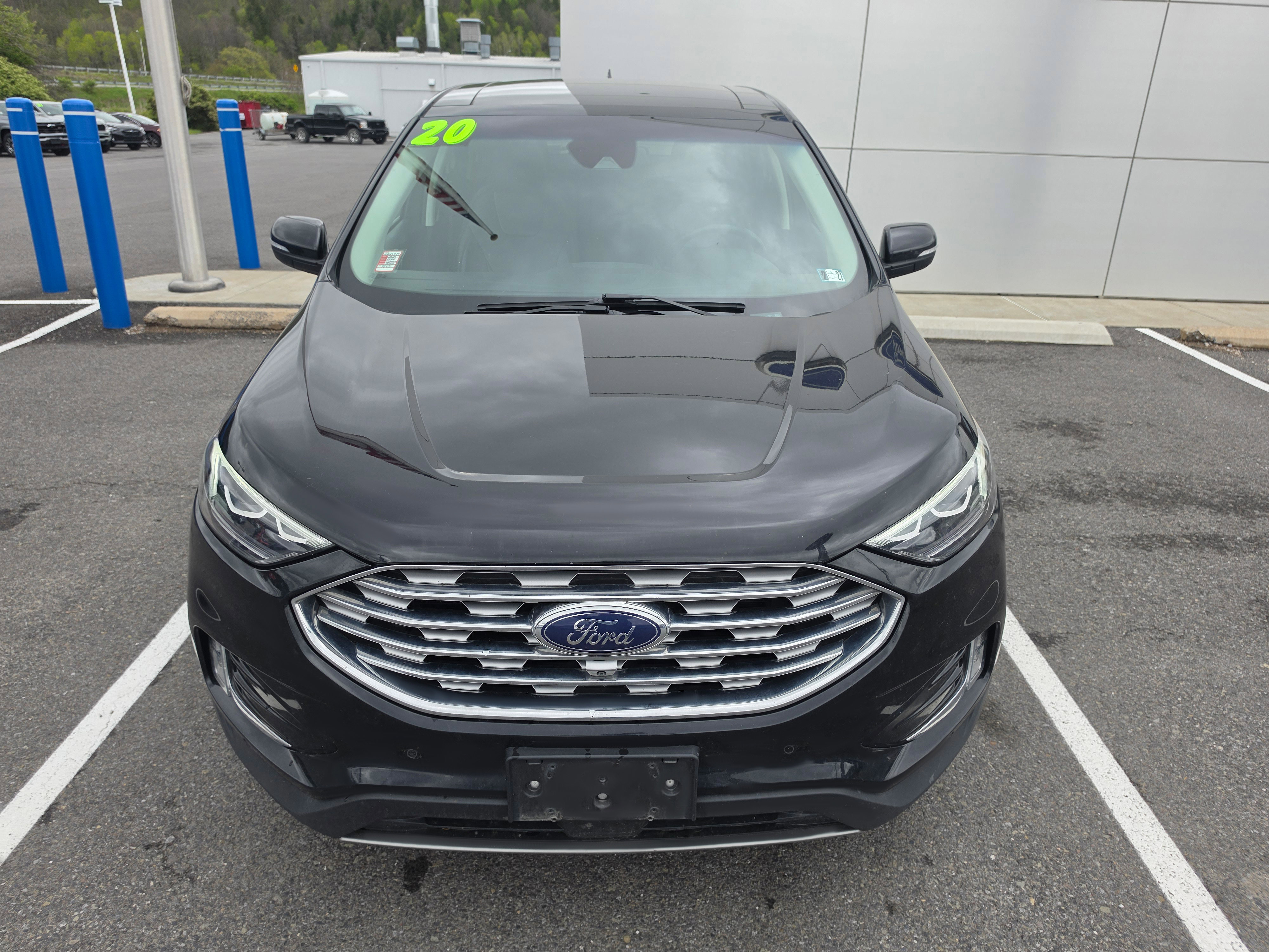 Used 2020 Ford Edge Titanium w/ Equipment Group 301A AWD/4WD image 8