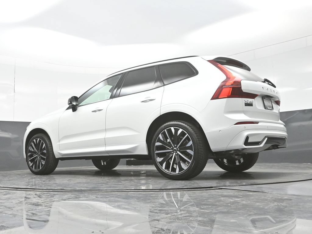 New 2026 Volvo XC60 B5 Ultra w/ Climate Package AWD/4WD image 31