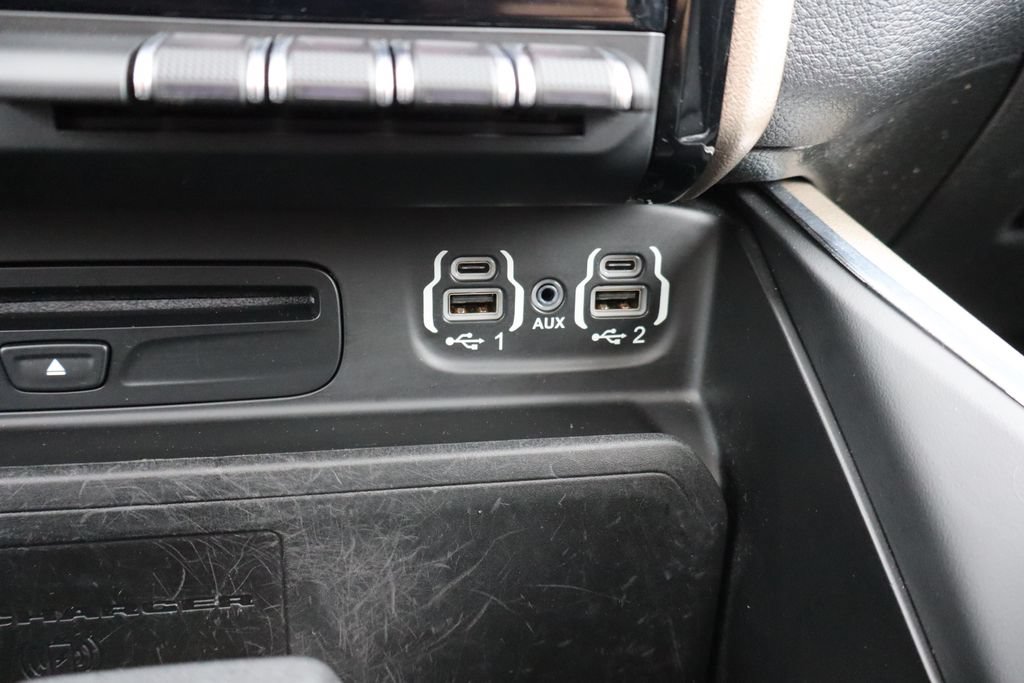 Used 2019 RAM 1500 Laramie AWD/4WD image 21
