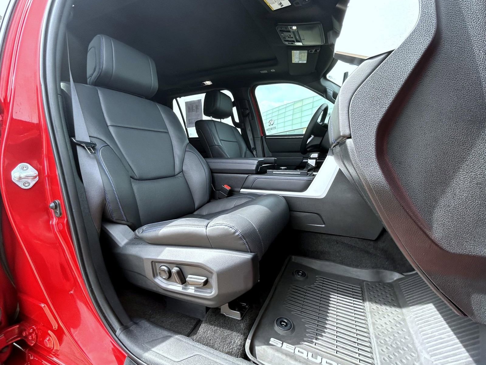 Used 2023 Toyota Sequoia Platinum image 16