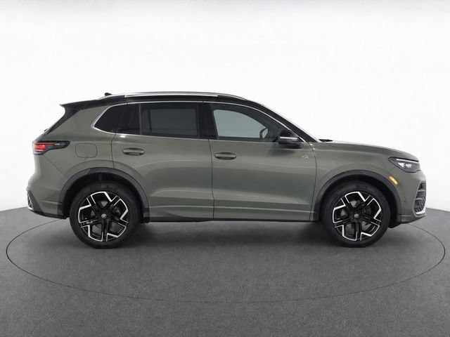 Used 2026 Volkswagen Tiguan SEL R-Line AWD/4WD image 8