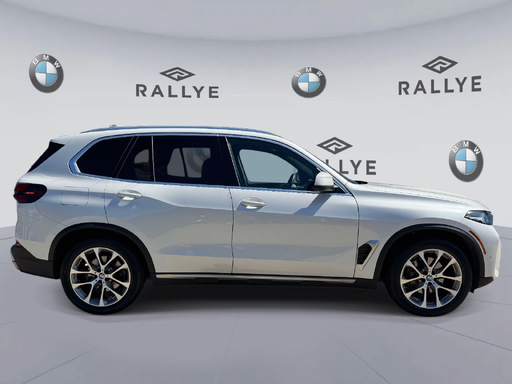 Used 2024 BMW X5 xDrive40i AWD/4WD image 4