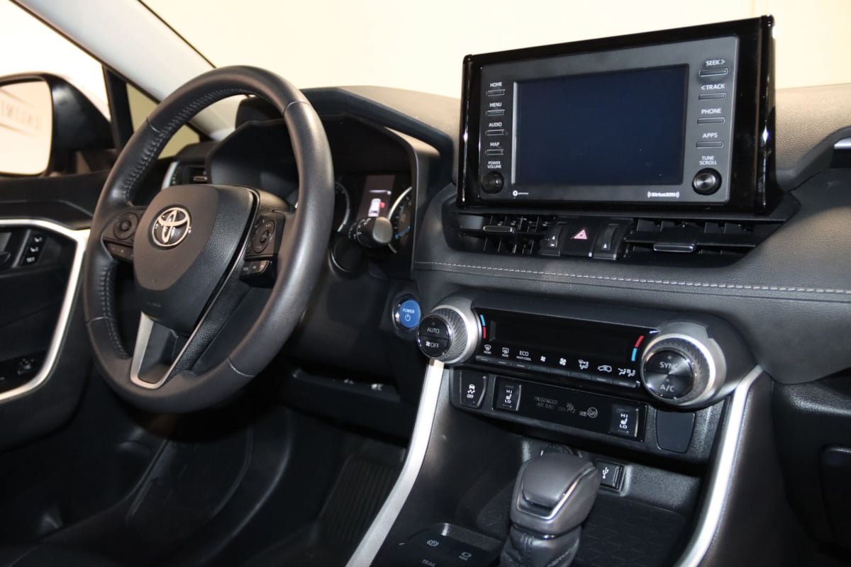 Used 2022 Toyota RAV4 XLE Premium AWD/4WD image 57