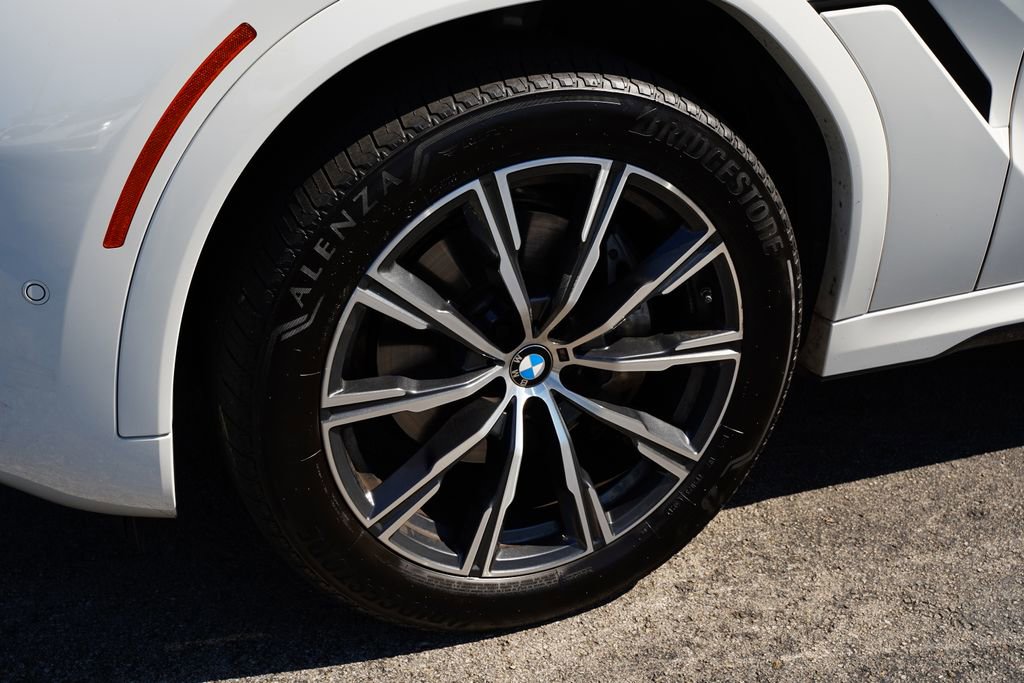 Used 2025 BMW X6 xDrive40i AWD/4WD image 13