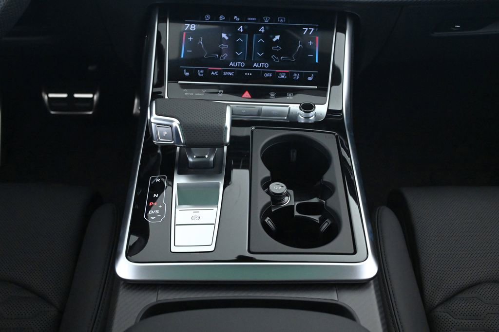 New 2025 Audi RS Q8 performance image 13