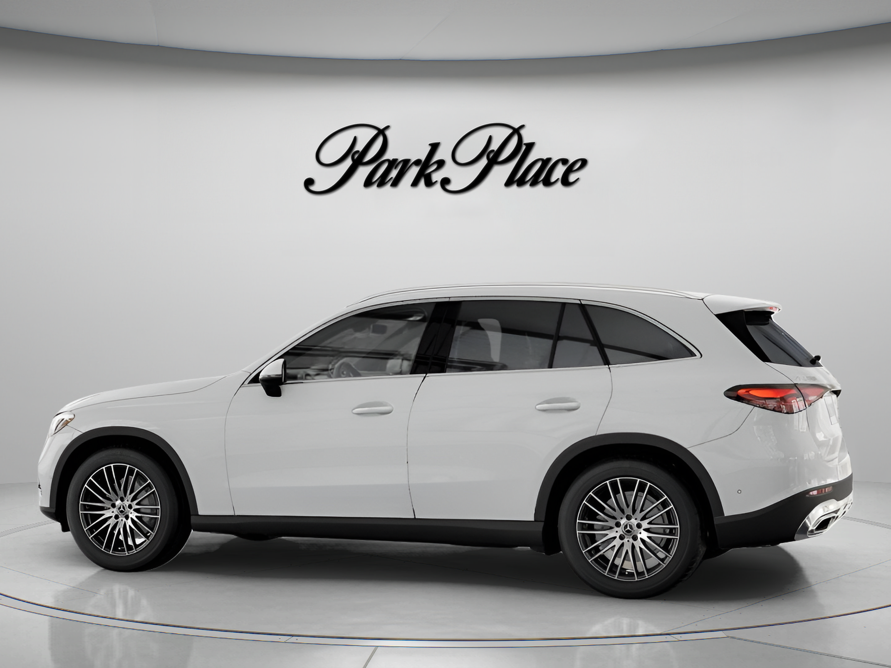 Used 2026 Mercedes-Benz GLC 300 image 12