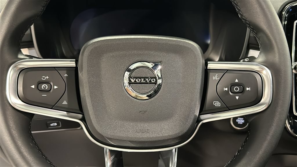 Used 2026 Volvo XC40 B5 Ultra w/ Climate Package AWD/4WD image 12