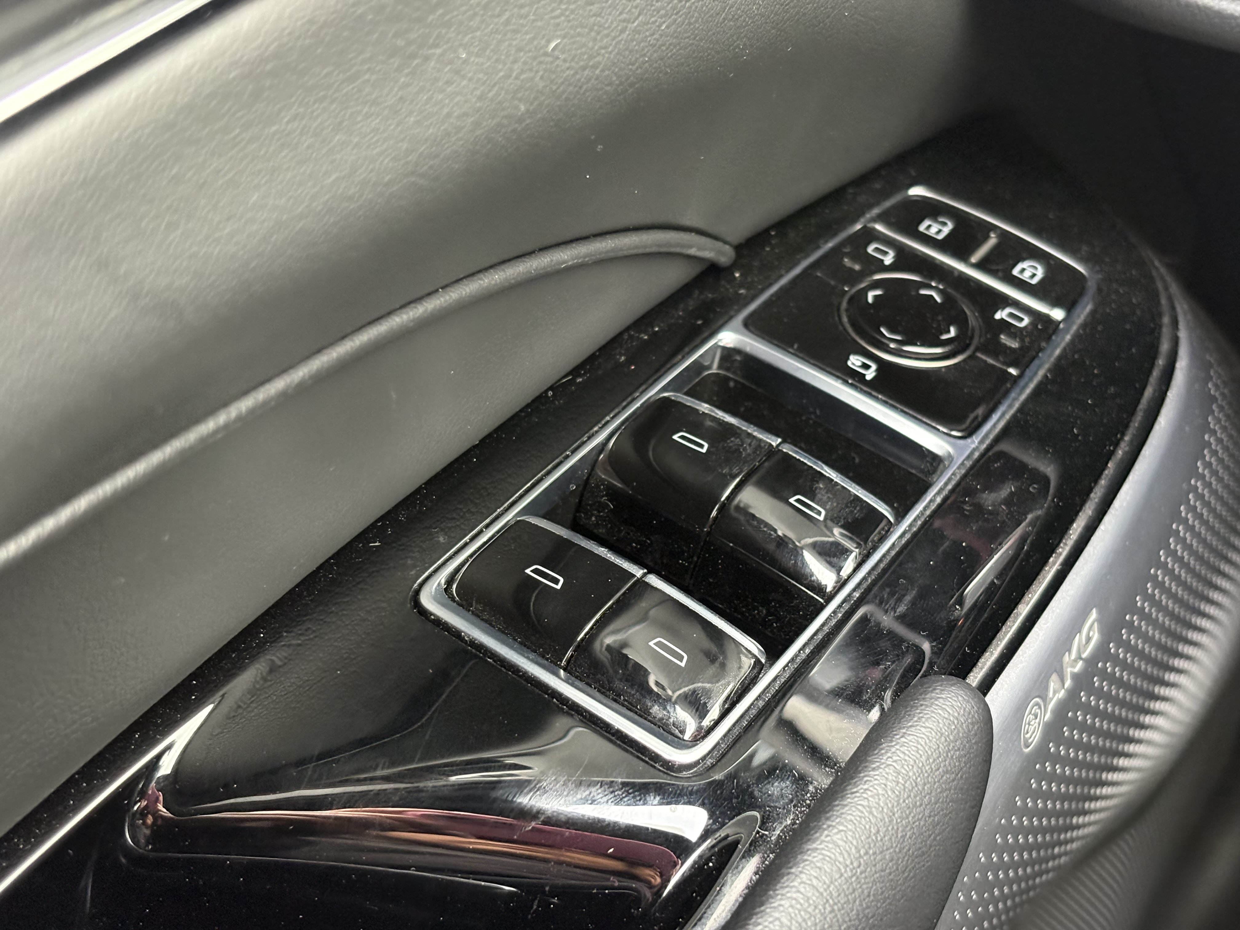 Used 2024 Cadillac Lyriq Luxury AWD/4WD image 24