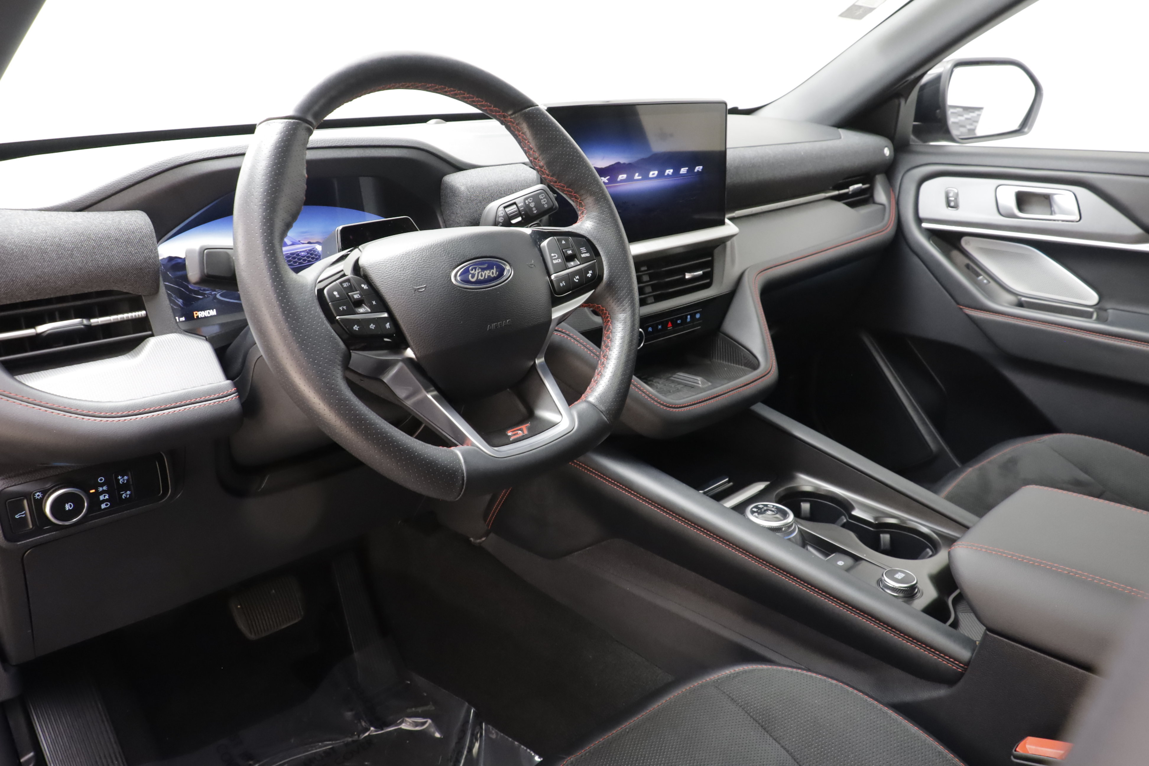 Used 2025 Ford Explorer ST AWD/4WD image 7
