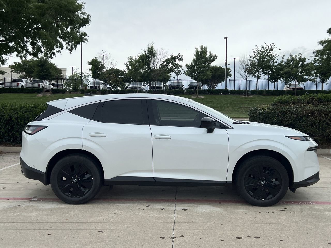 Certified 2025 Nissan Murano SV FWD image 3
