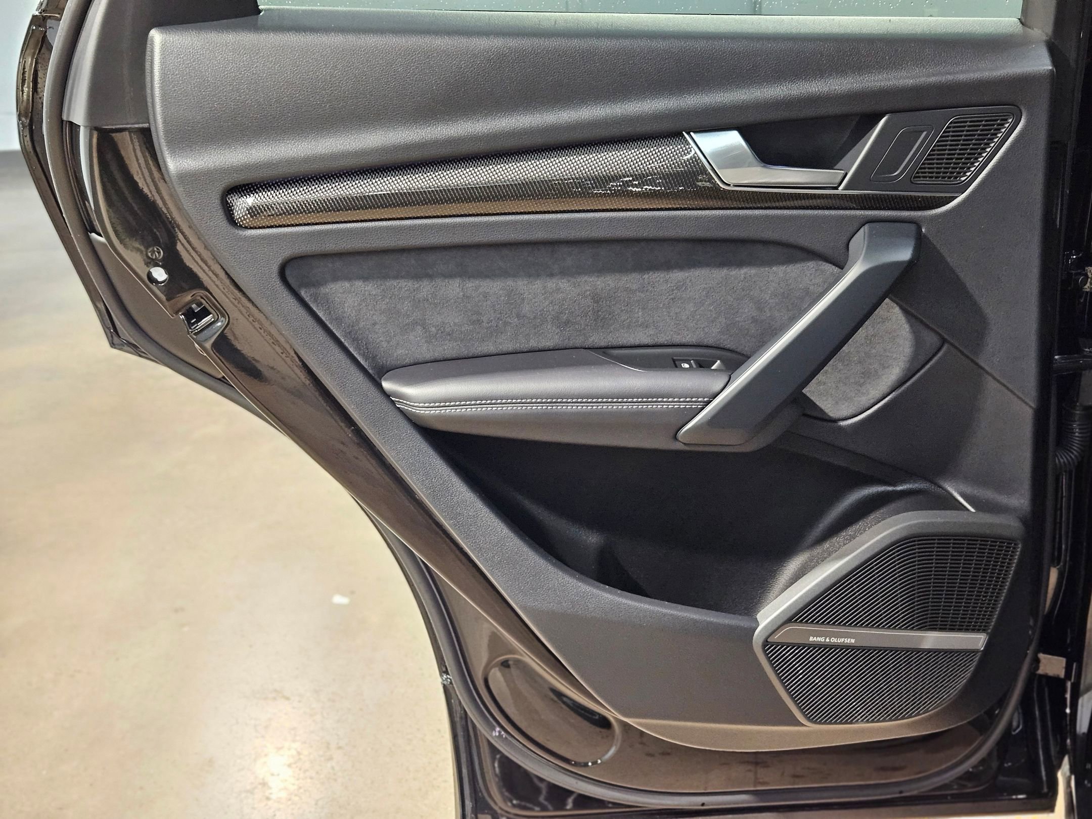 Used 2025 Audi SQ5 Premium Plus AWD/4WD image 34