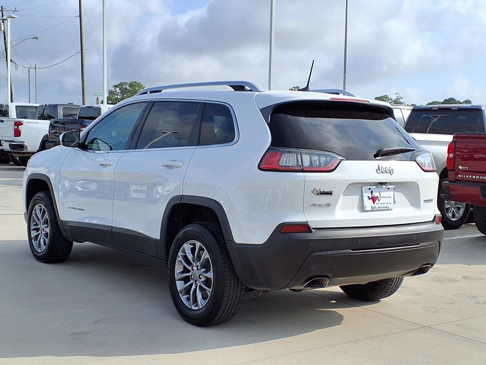 Used 2019 Jeep Cherokee Latitude Plus w/ Comfort/Convenience Group AWD/4WD image 2