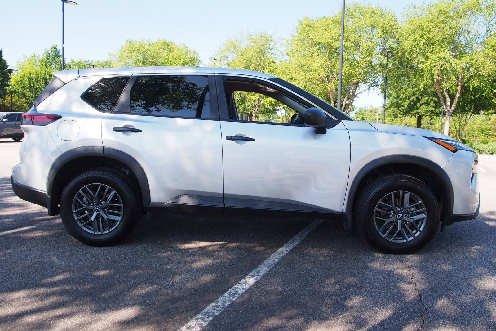 Used 2025 Nissan Rogue S FWD image 8
