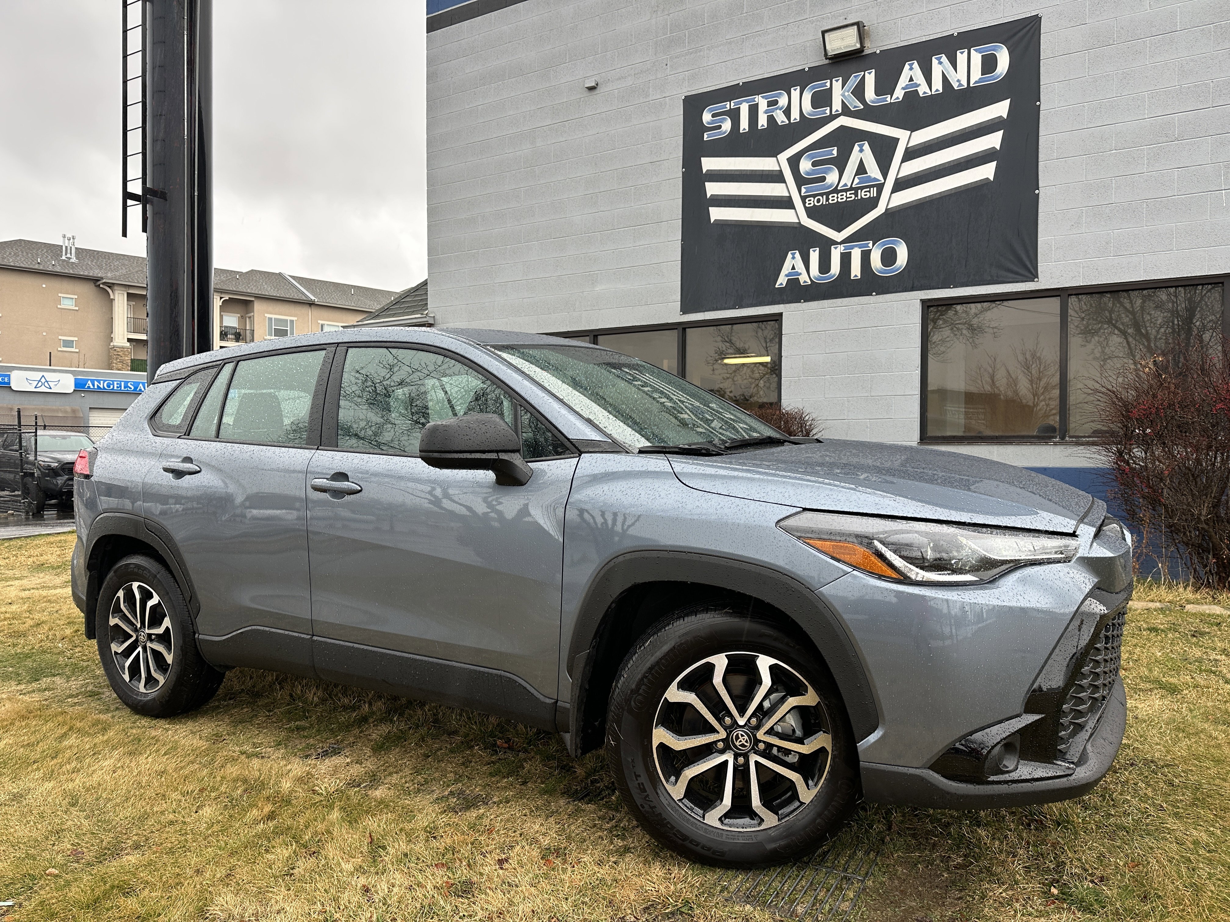 Used 2025 Toyota Corolla Cross AWD Hybrid image 1