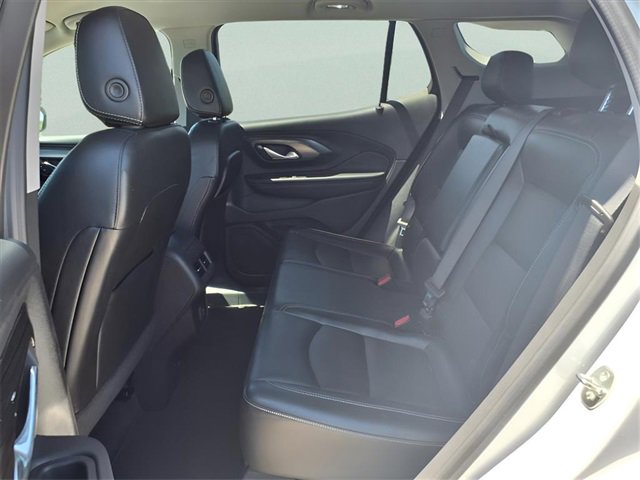 Used 2024 GMC Terrain SLT image 22