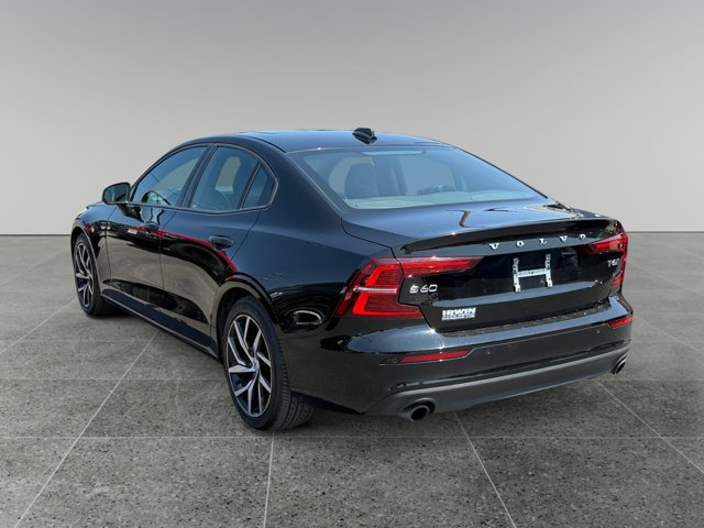 Used 2020 Volvo S60 T6 Momentum w/ Protection Package AWD/4WD image 4