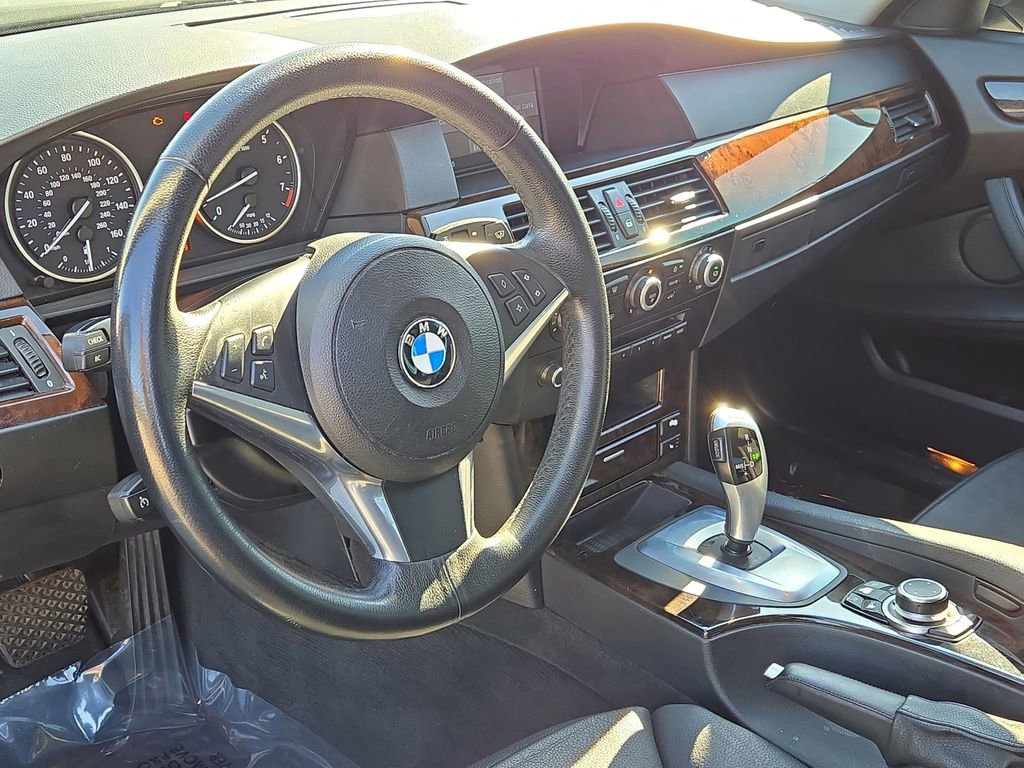 Used 2010 BMW 528i 528i image 17