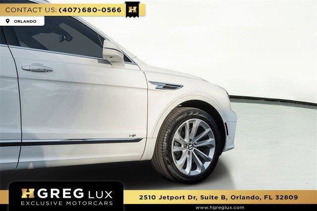Used 2022 Bentley Bentayga AWD/4WD image 29