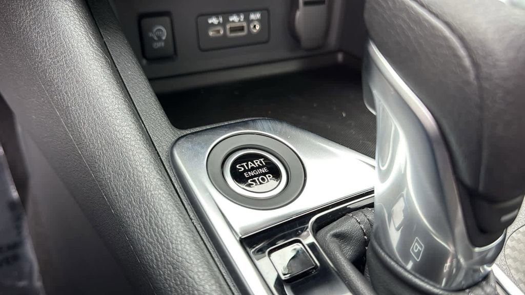 Certified 2025 Nissan Sentra SV FWD image 19