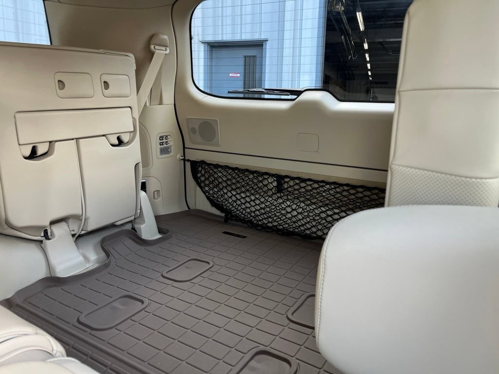 Used 2014 Lexus LX 570 4WD w/ Luxury Package image 40