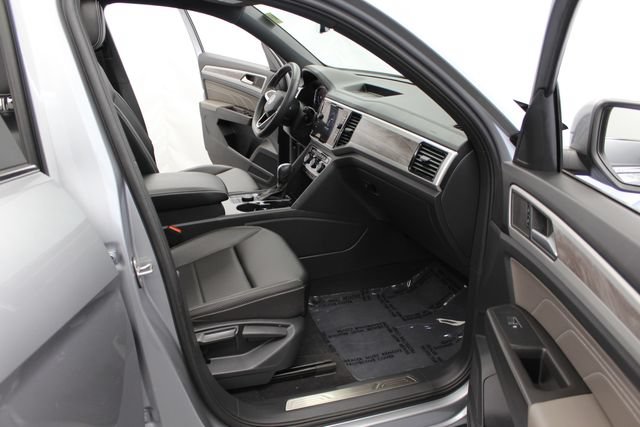 Used 2023 Volkswagen Atlas Cross Sport SE w/ Panoramic Sunroof Package AWD/4WD image 20