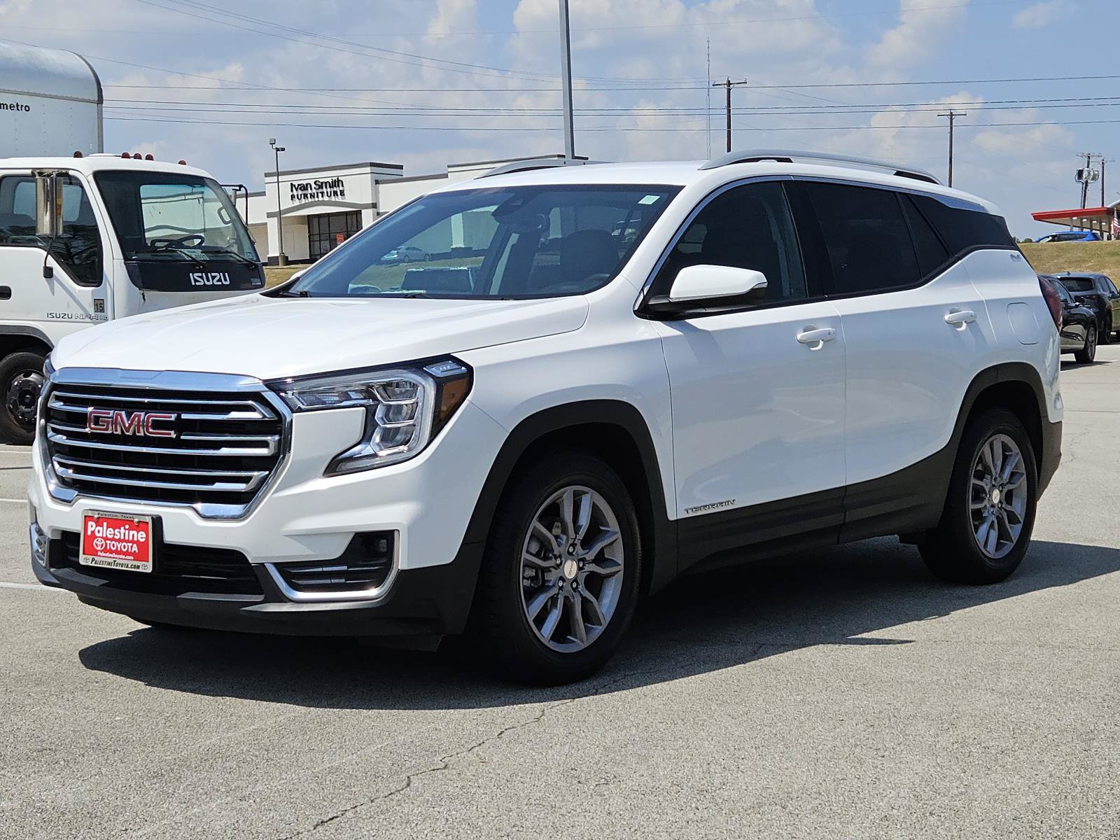 Used 2024 GMC Terrain SLT FWD image 3