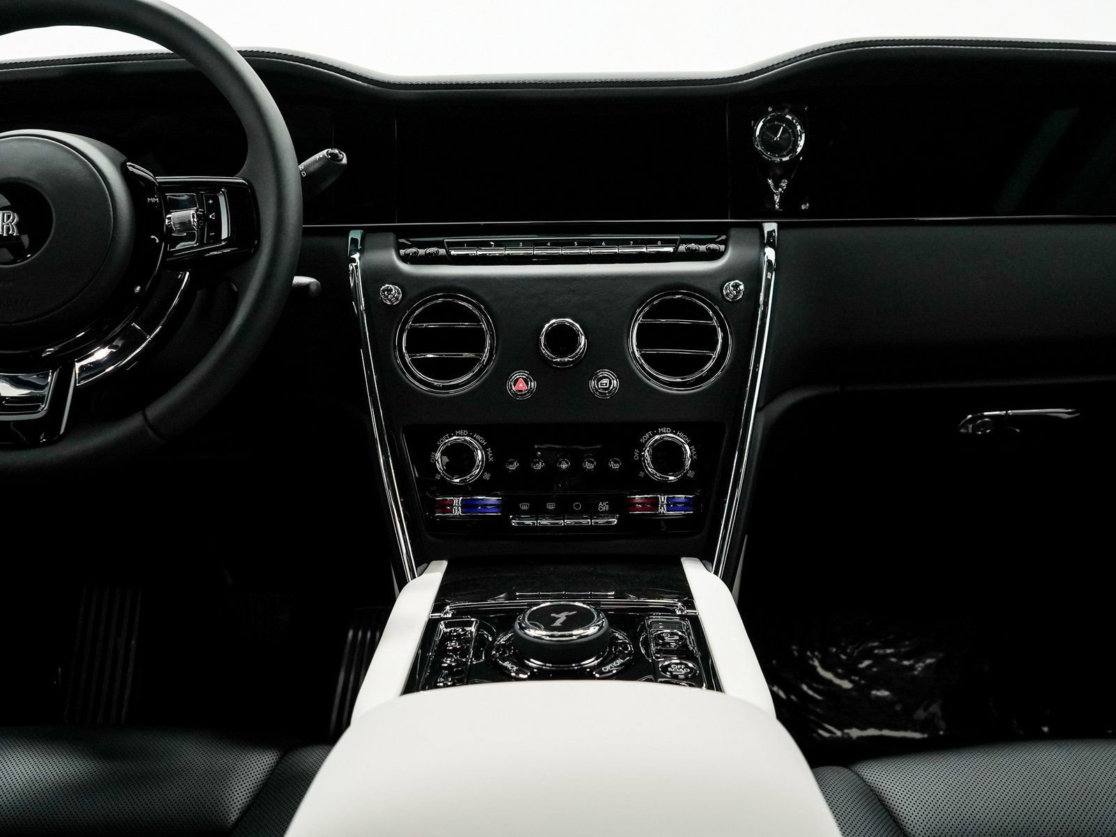 Certified 2025 Rolls-Royce Cullinan image 37
