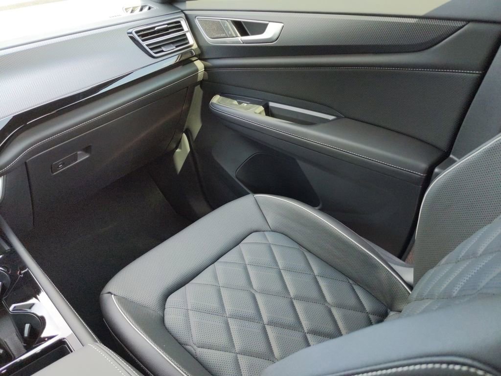 New 2025 Volkswagen Atlas Cross Sport SEL Premium R-Line image 25