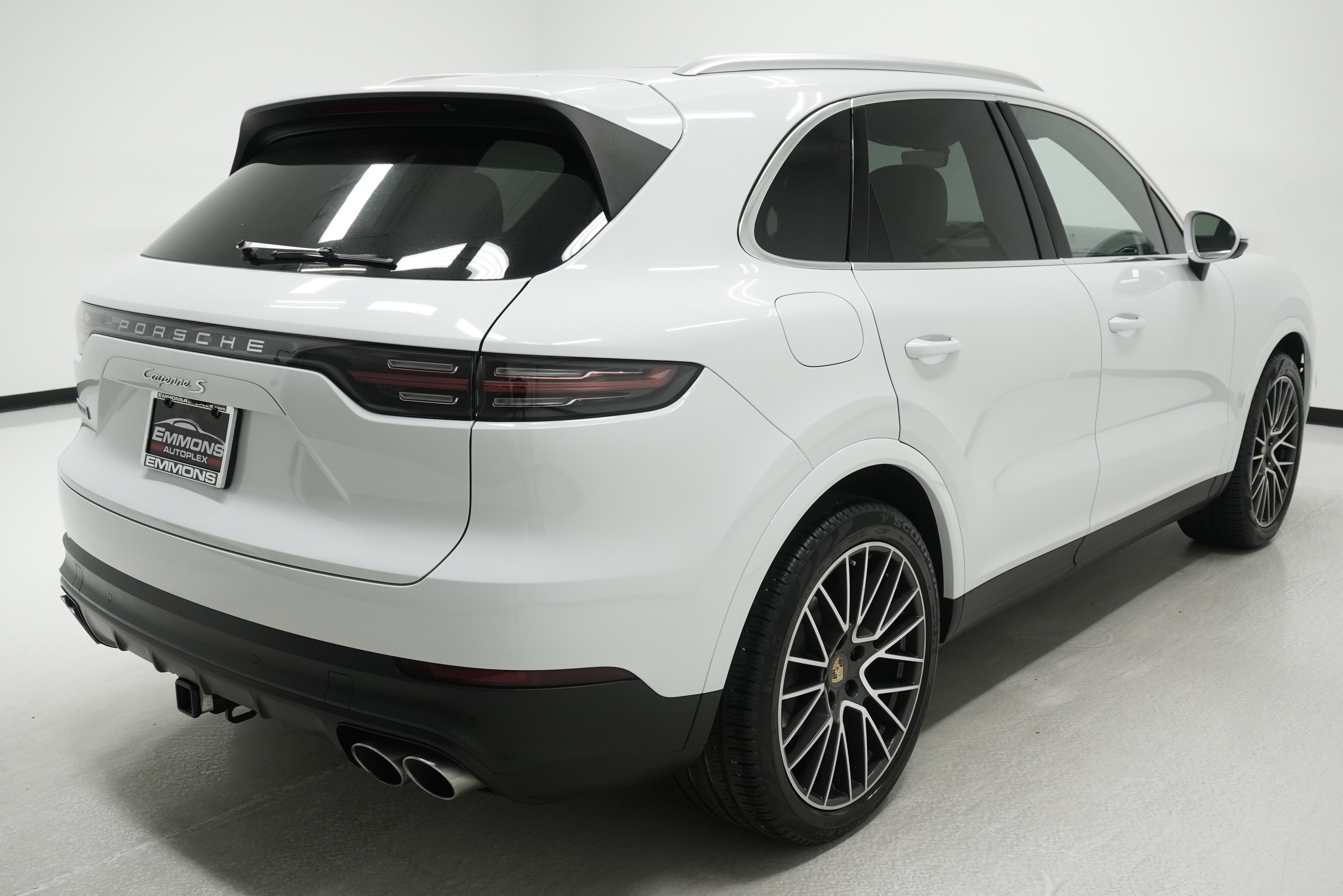 Used 2019 Porsche Cayenne S AWD/4WD image 4