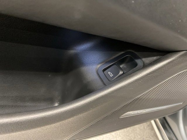 Used 2012 Audi A8 L 4.2 image 29