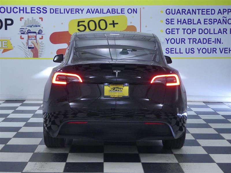 Used 2024 Tesla Model Y 2WD image 4