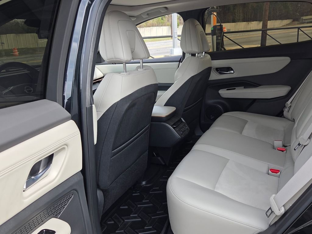 Used 2023 Nissan Ariya FWD image 7