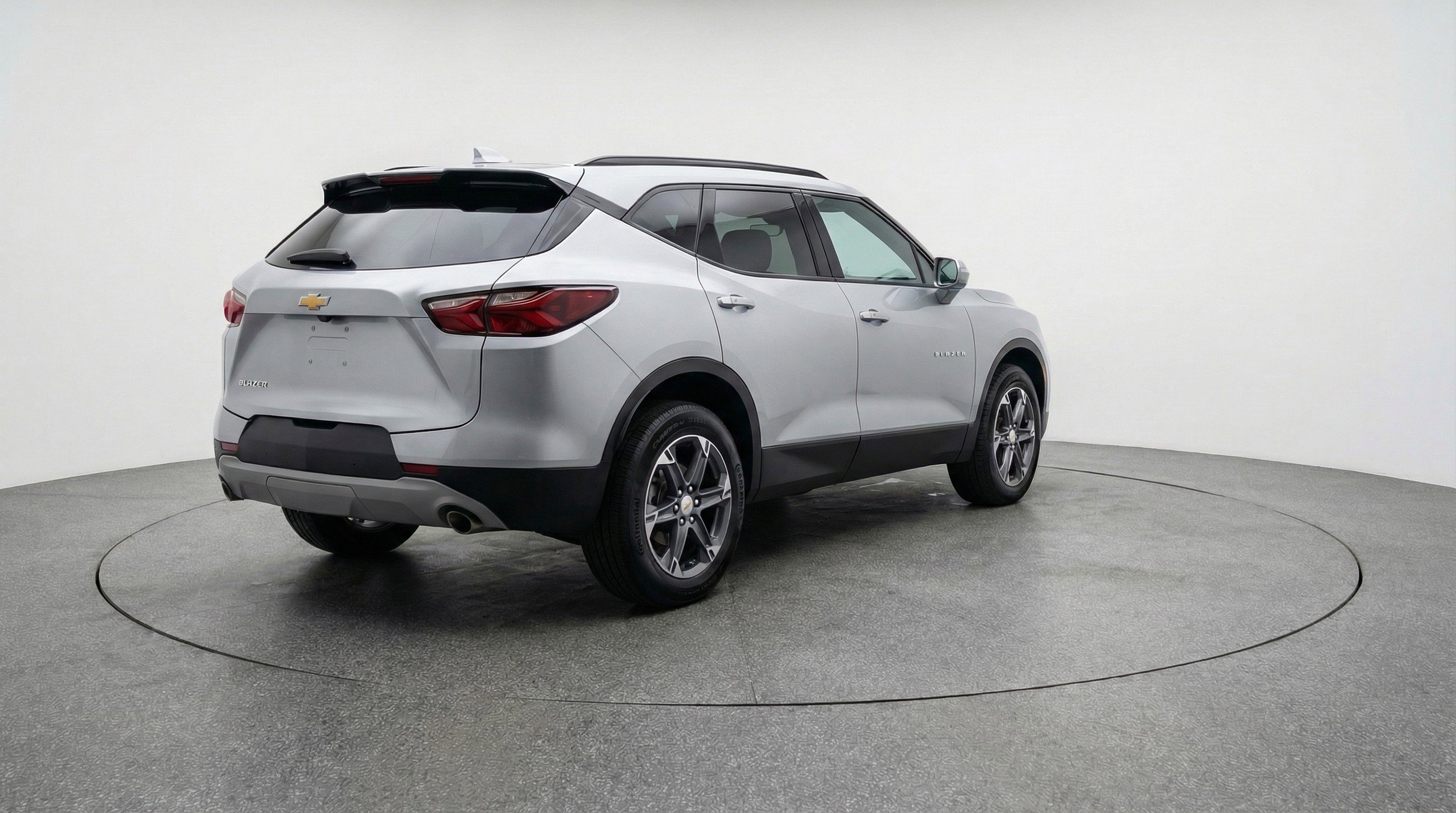 Used 2025 Chevrolet Blazer LT FWD image 9