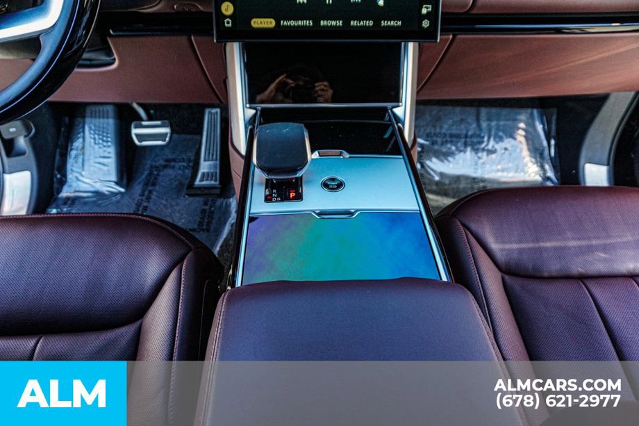 Used 2025 Land Rover Range Rover SE image 40