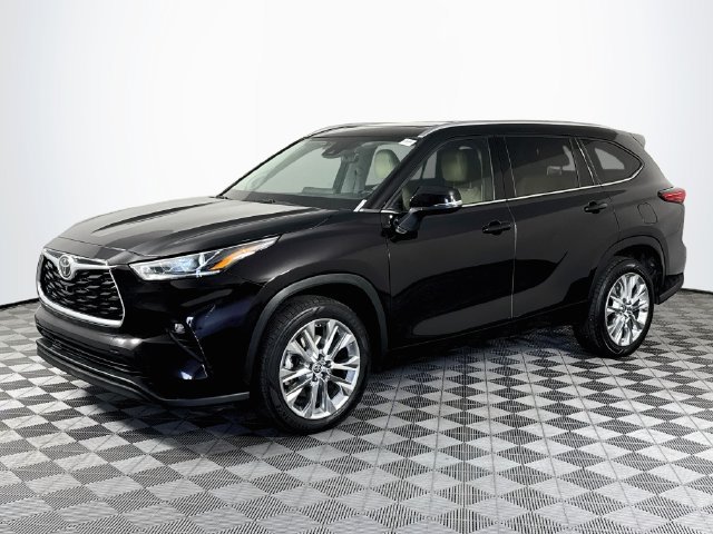 Used 2022 Toyota Highlander Limited FWD image 4