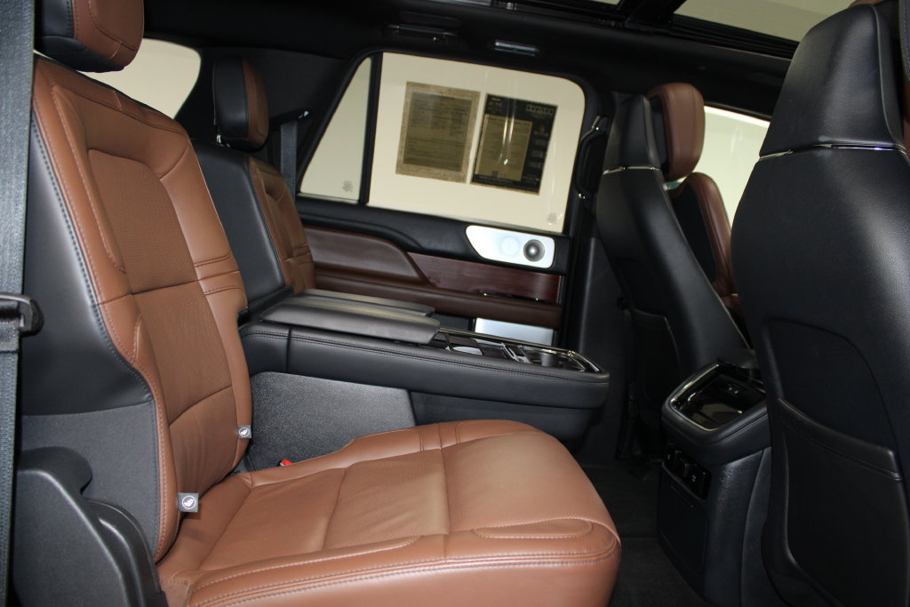 Used 2024 Lincoln Navigator L Reserve AWD/4WD image 36