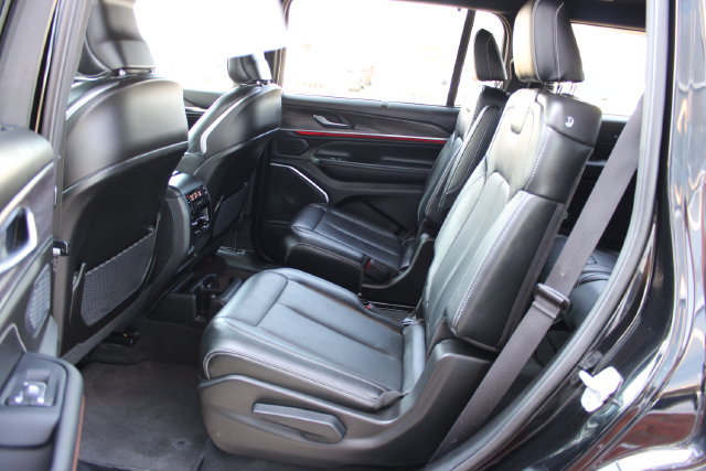 Used 2025 Jeep Grand Cherokee L Overland w/ Luxury Tech Group IV AWD/4WD image 44