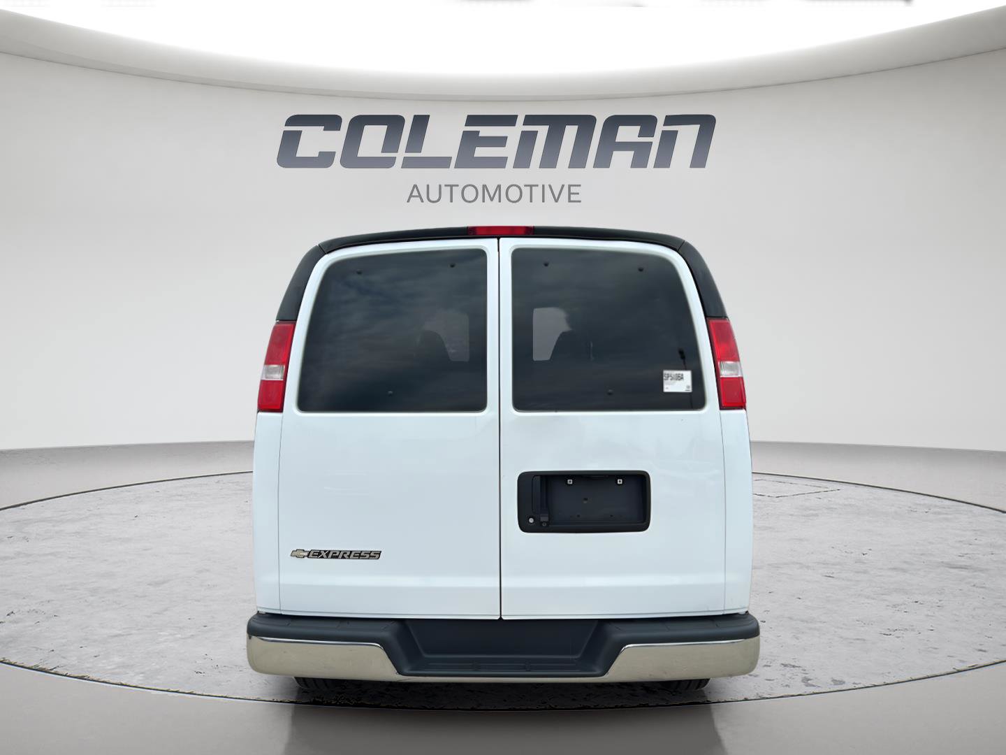 Used 2020 Chevrolet Express 3500 LT w/ LT Preferred Equipment Group RWD image 6