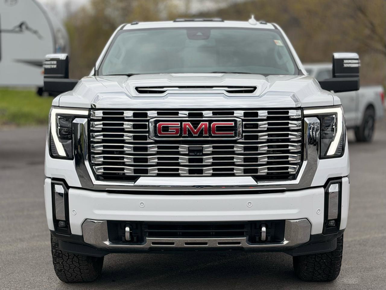 Used 2025 GMC Sierra 3500 Denali AWD/4WD image 2