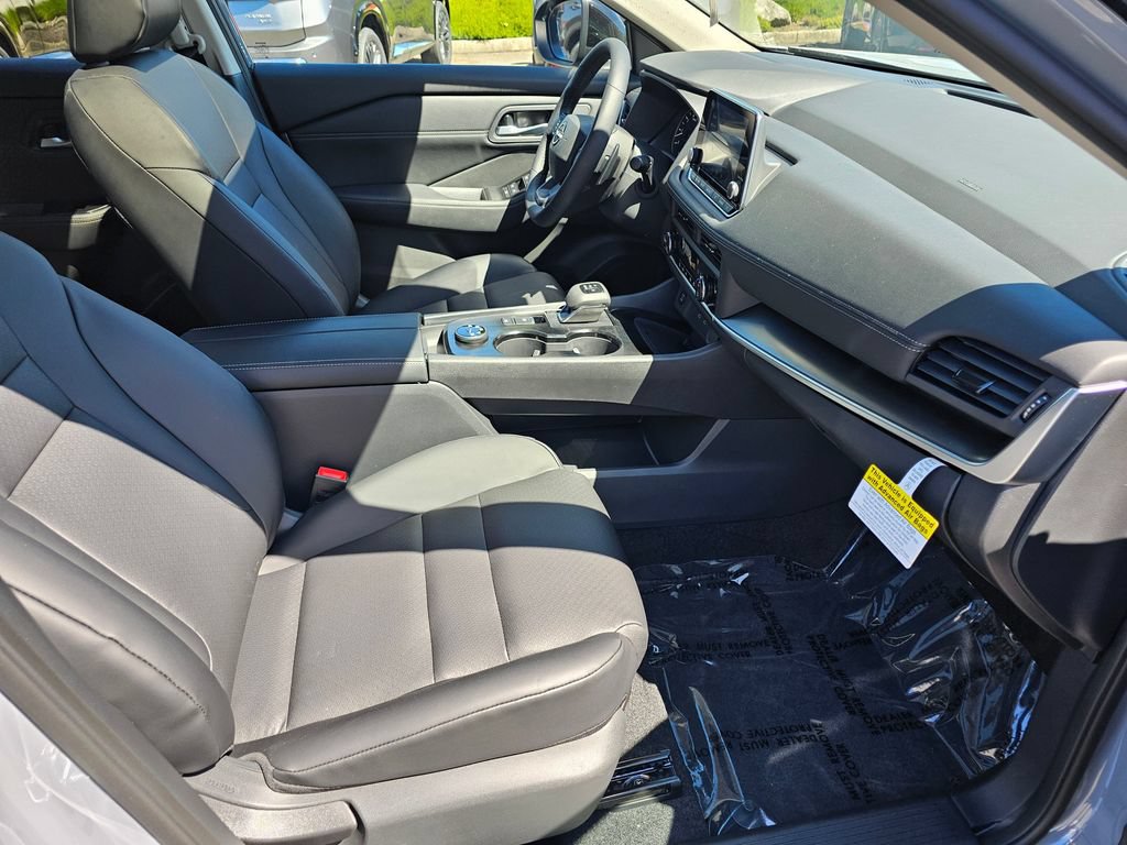New 2026 Nissan Rogue SV AWD/4WD image 12