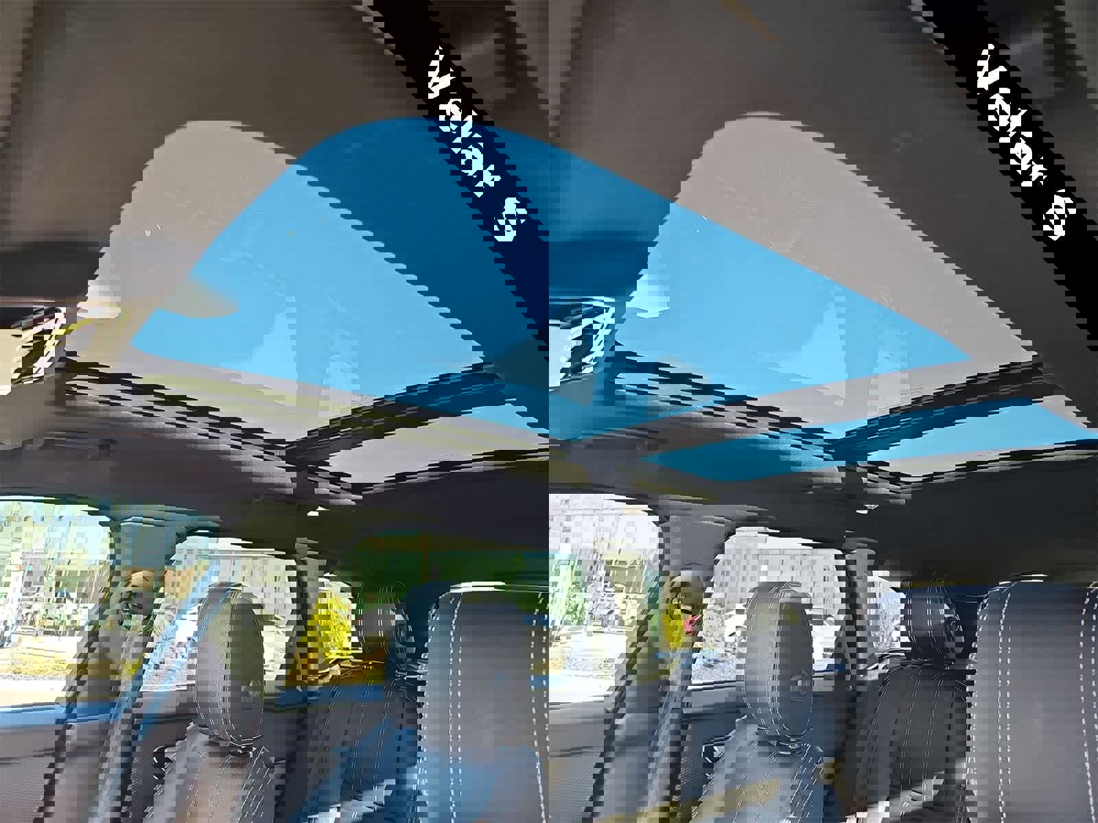 Used 2020 Land Rover Range Rover Velar S image 29