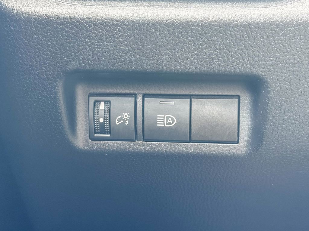 Used 2023 Toyota RAV4 LE AWD/4WD image 50