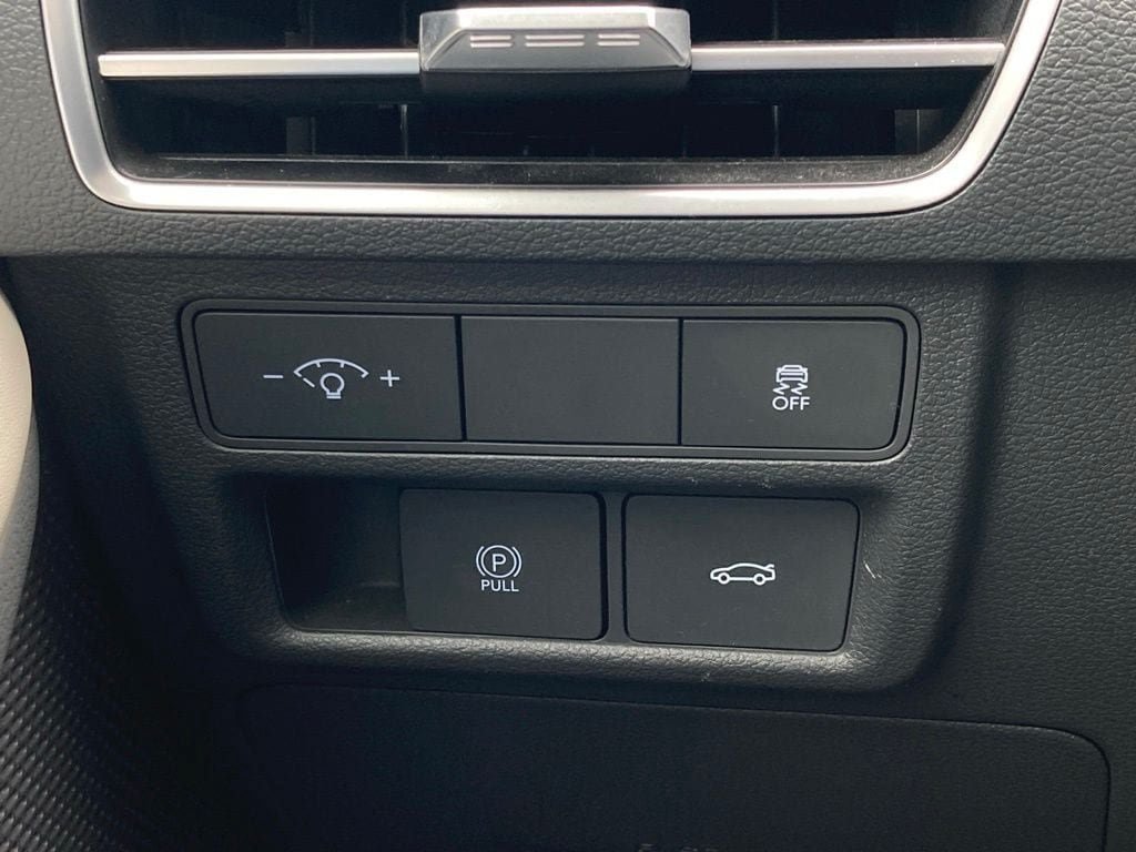 Used 2025 Hyundai Sonata SEL FWD image 11