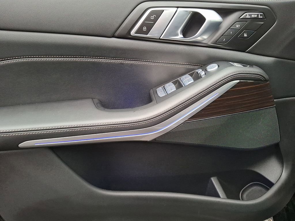 Certified 2023 BMW X7 xDrive40i w/ Parking Assistance Package image 9