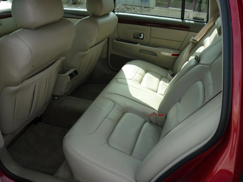 Used 1999 Cadillac De Ville Sedan w/ Comfort/Convenience Pkg image 18