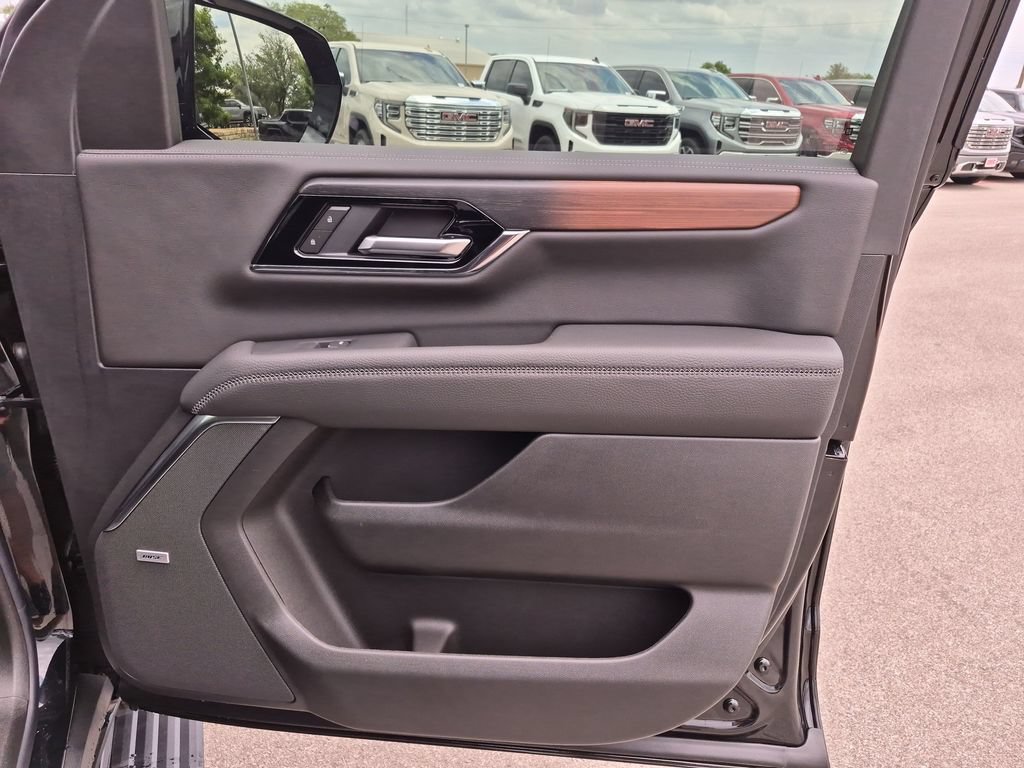 New 2026 GMC Yukon XL Denali w/ Sun & Power Step Package AWD/4WD image 42